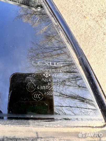 Форточка задней двери левая Lexus RX 330
