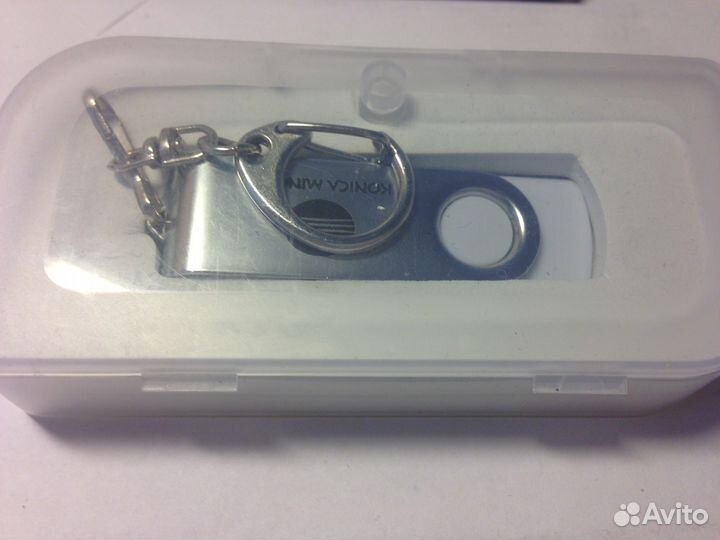 Флешка Арктика 8gb и Prestigio 8 gb в коже и други