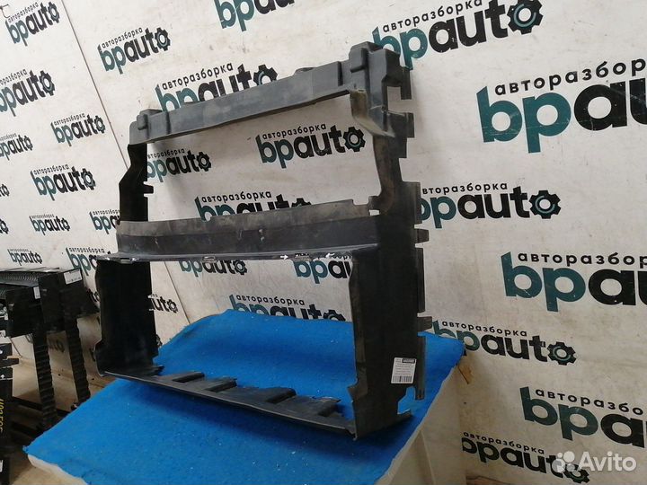 Воздуховод радиатора сpla8C464A Land Rover