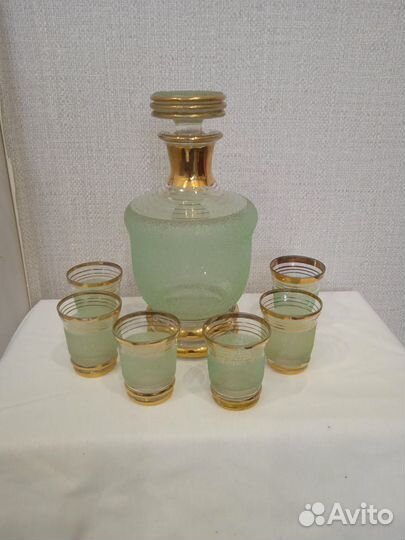 Графин и 6 стопок для крепких напитков