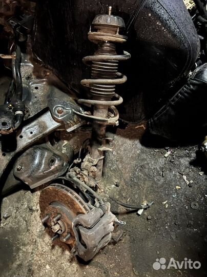 Правая стойка Hyundai Solaris