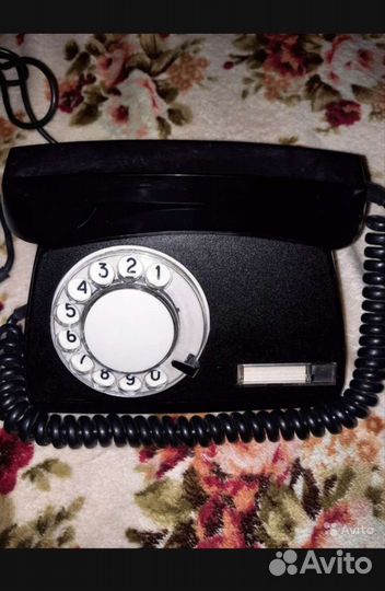 Старый телефон