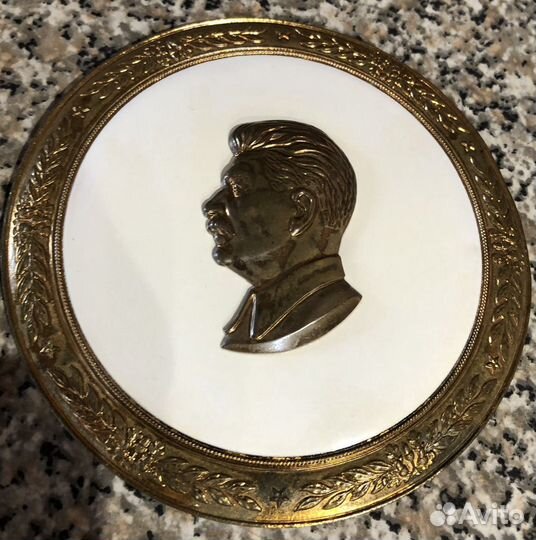 Барельефы Ленин Сталин СССР