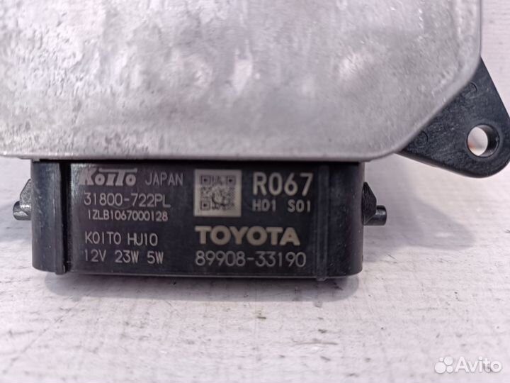 Блок управления правой фары Toyota Camry 2021-нв