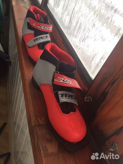 Лыжные ботинки