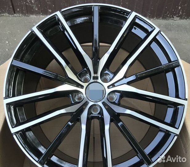 Литые диски R 21 для BMW 742 М Стиль