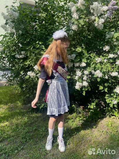 Белый школьный фартук