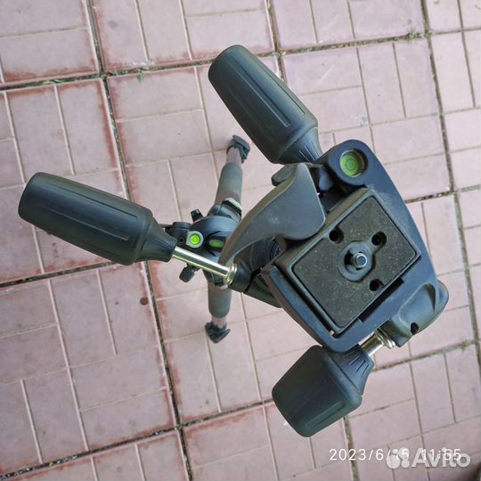 Штатив Manfrotto 055xprob + головка 804RC2