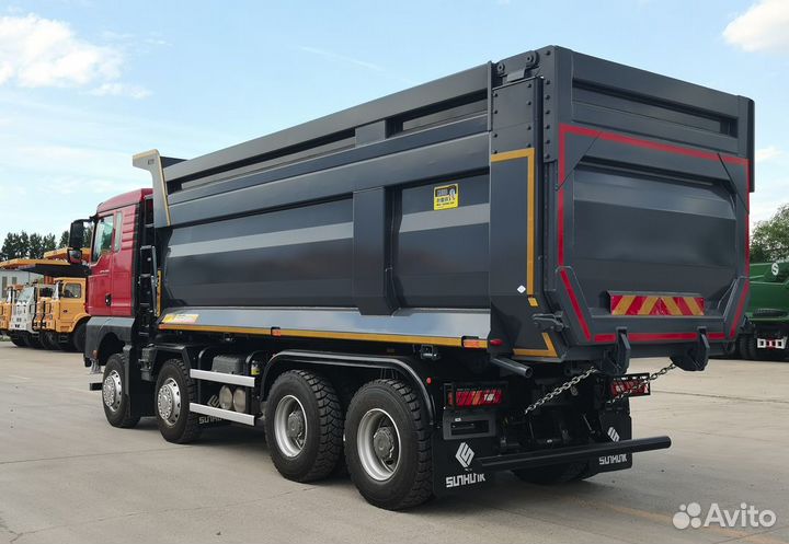 SITRAK C7H 8x4, 2023