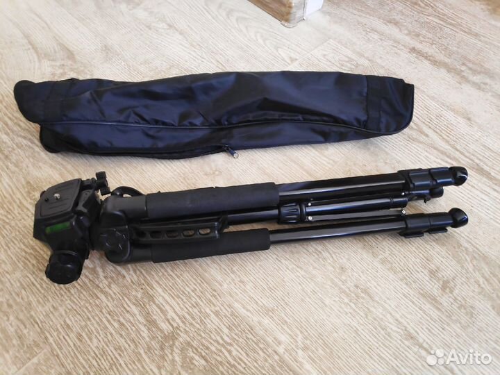 Зеркальная фотокамера Nikon 7000d