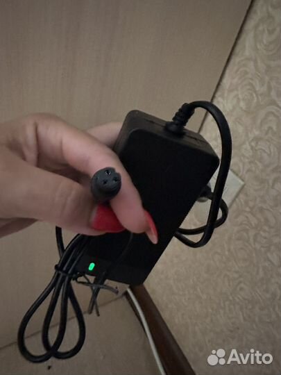 Универсальное зарядное устройсто