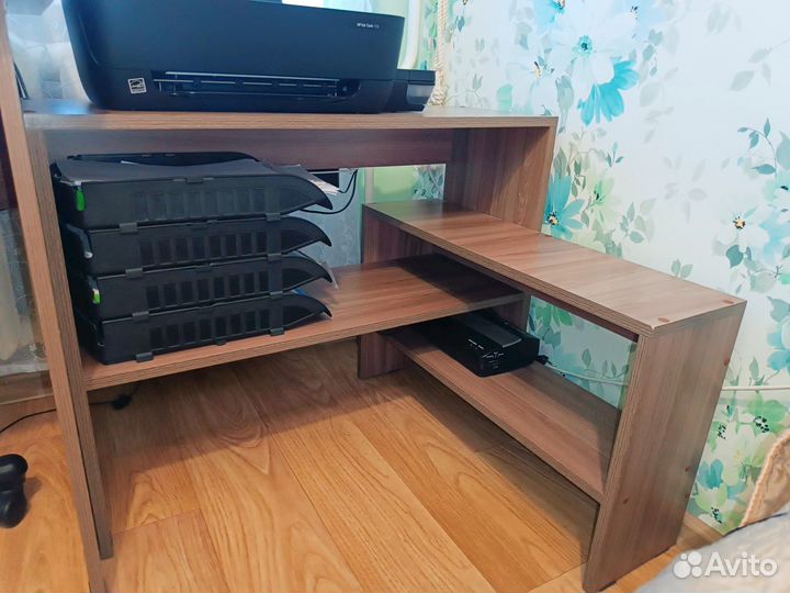 Компьютерный стол