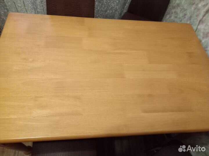 Кухонный стол