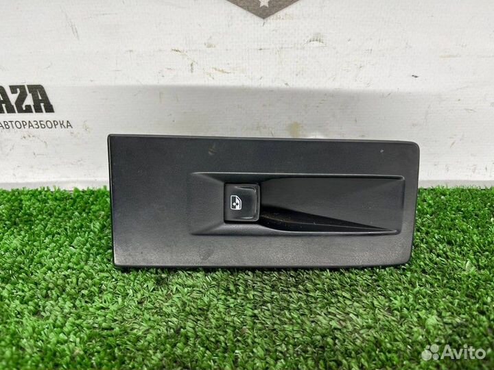 Кнопка стеклоподъемника передняя левая L