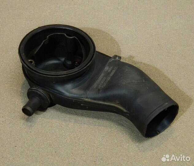 Воздуховод VW Passat B3 1.8