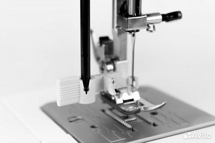 Швейная машина Janome escape V-17 / 17 операций