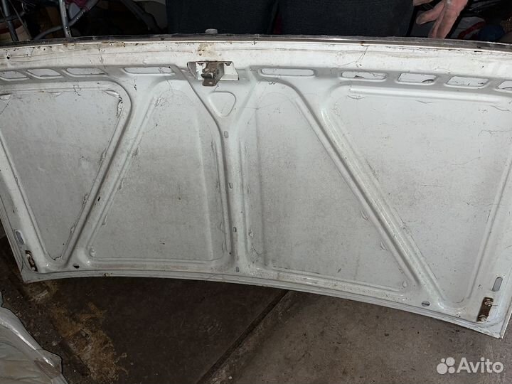 Задние двери, крышка багажника, заднее окно