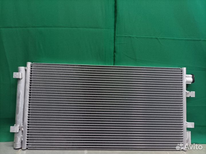 Радиатор кондиционера Renault Fluence 1 2009