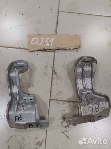 Кронштейн радиатора мерседес W213 AMG