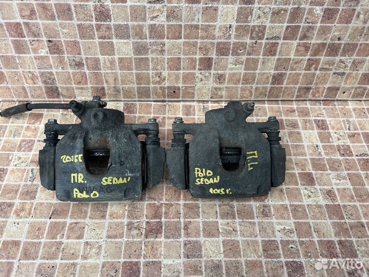 Передние суппорта на Volkswagen Polo sedan