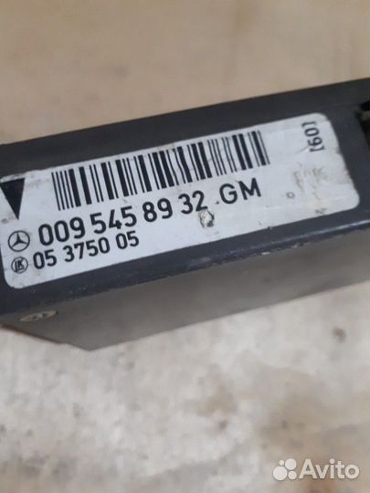 Блок управления GM 009 545 89 32 мерседес 140