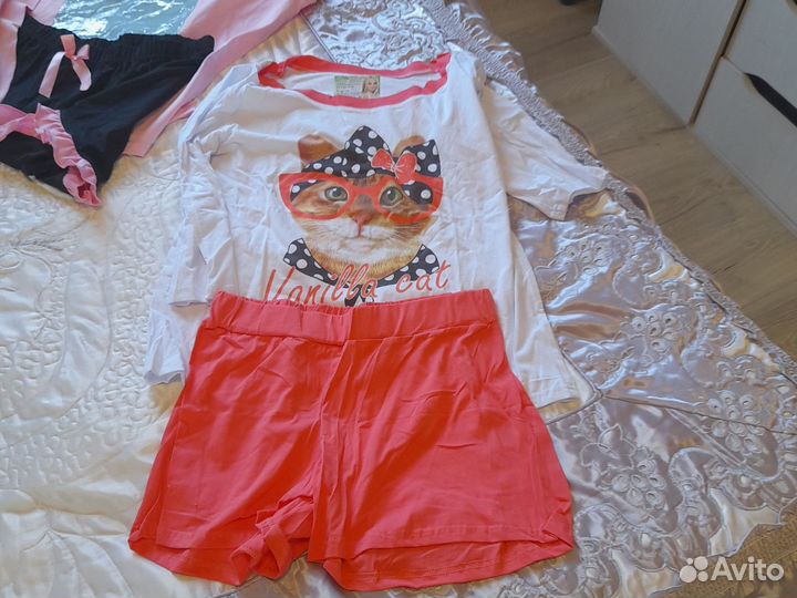 Пижамы, домашние костюмы разные