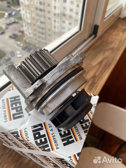 Водяной насос помпа Фольксваген Гольф 6 1.6bse