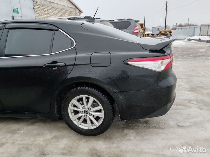 Спойлер на Toyota Camry 70 в стиле Khann