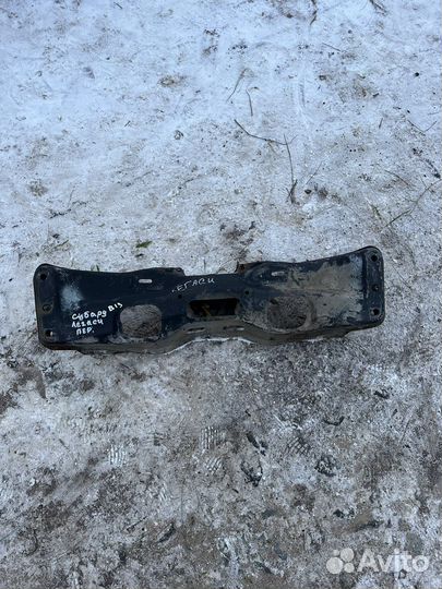 Передний подрамник Subaru Legacy B13