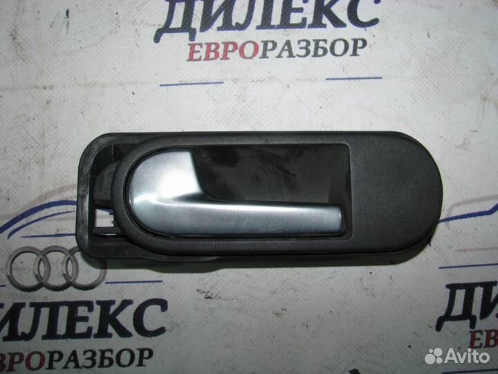 Ручка двери передней внутренняя левая VW Golf V P