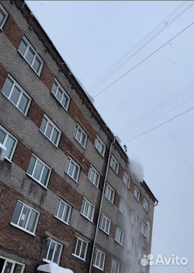 Сброс с крыш снега