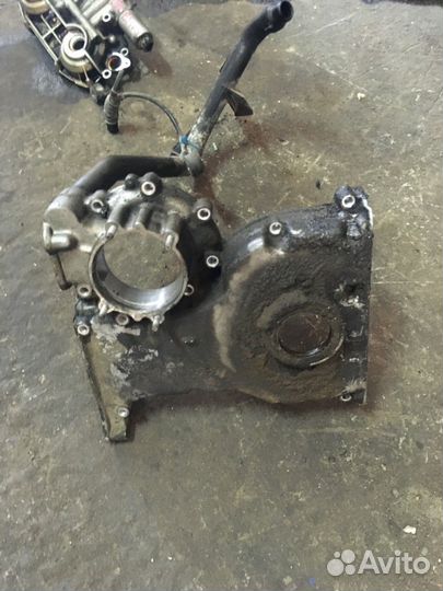 Крышка двигателя (BMW 3)