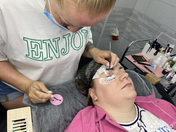 Обучение наращиванию ресниц