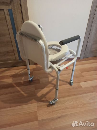 Санитарный стул туалет на колесах, для инвалидов