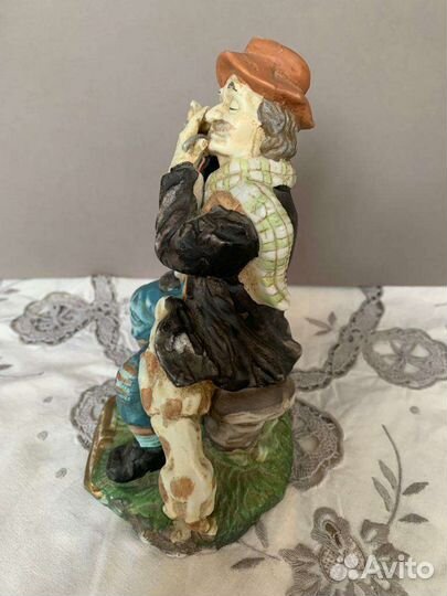 Статуэтка. Бисквитный фарфор