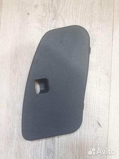 Крышка блока предохранителей Nissan almera G15