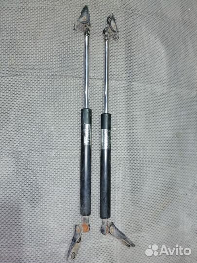 Амортизатор двери багажника Хонда фит