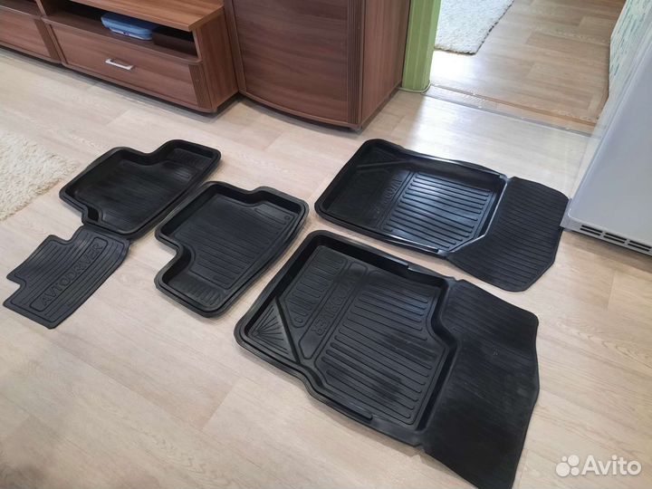 Коврики лада гранта лифтбек в отличном состоянии