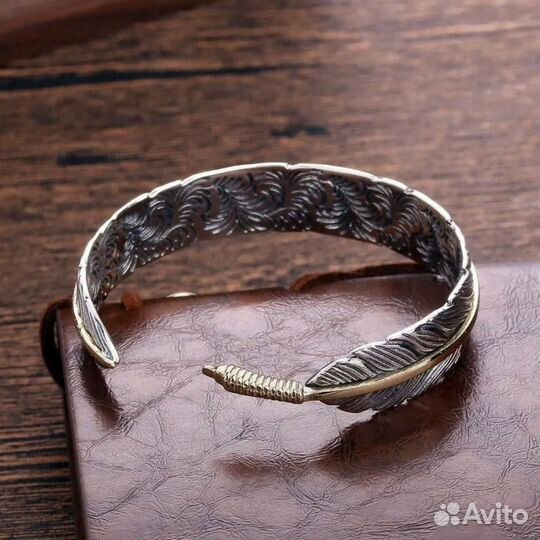Мужской браслет перо