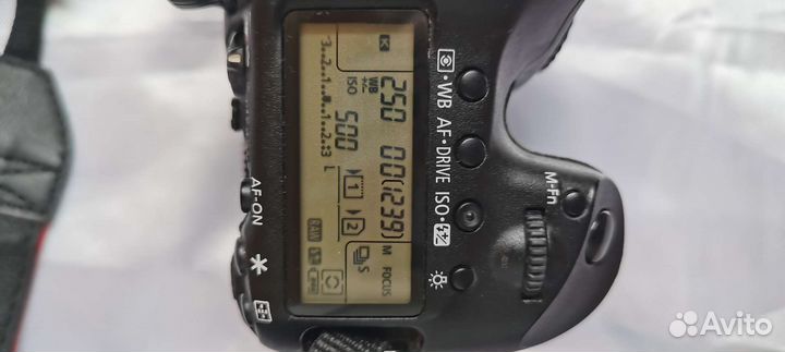 Зеркальный фотоаппарат Canon 5D mark iii body