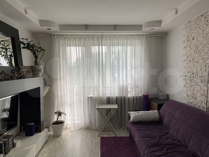 2-к. квартира, 54 м², 4/9 эт.