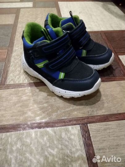 Кроссовки детские