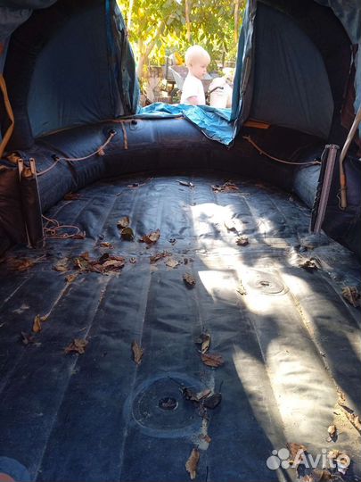 Спасательный плот