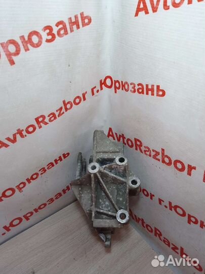 Кронштейн двигателя Ford Fusion