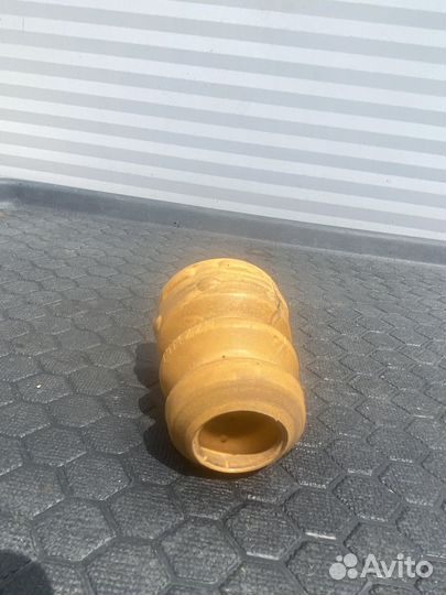 Отбойник, пыльник передней стойки VW Touran