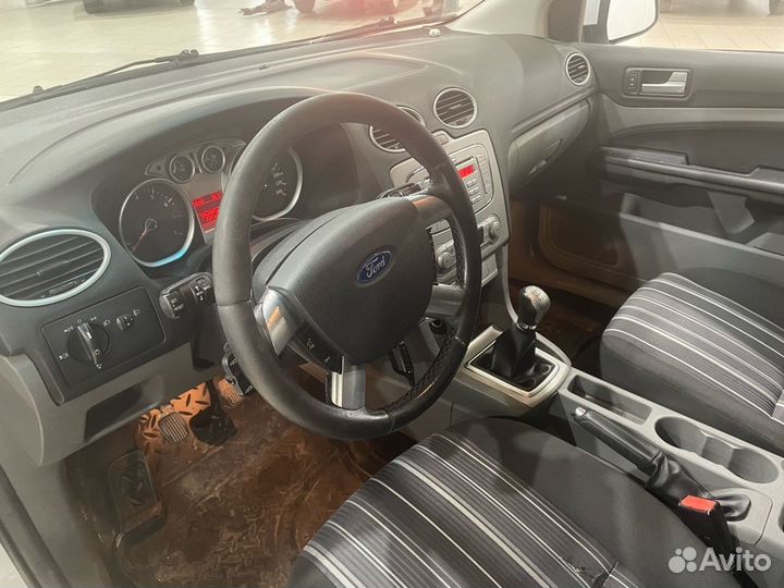 Ford Focus 1.4 МТ, 2009, 194 790 км