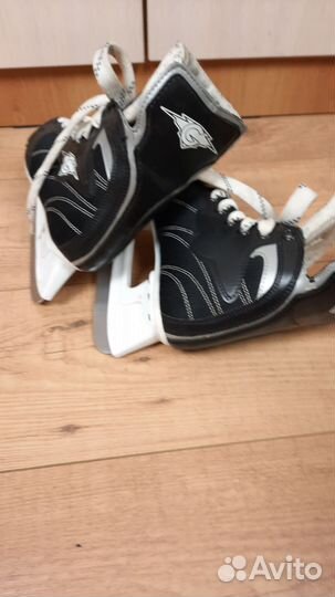 Коньки хоккейные детские 35 размер