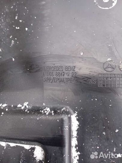 Mersedes GLS W166 Подкрылок левый