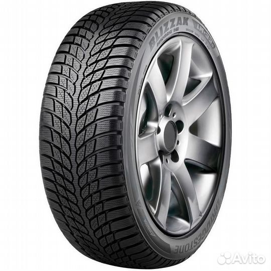 Bridgestone Blizzak LM-32 245/40 R17