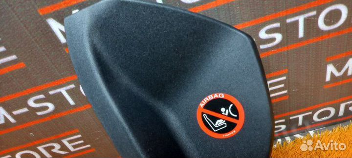 Накладка панели левая Mercedes-Benz E-Class W212